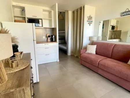 Studio Climatisé avec Coin Nuit et Piscine Proche Plage - Photo 1