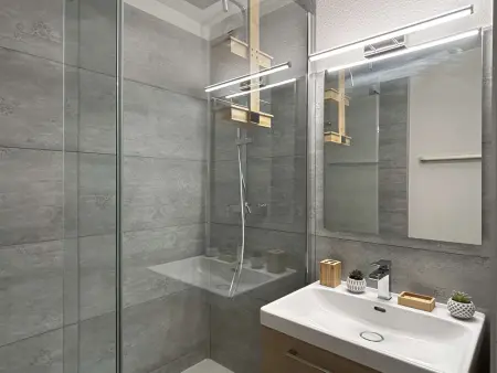 Appartement rénové 4 pers avec vue mer, clim et parking - Photo 9