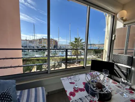 Studio cabine avec piscine, parking privé et loggia – 4 couchages, Cap d'Agde - Photo 2