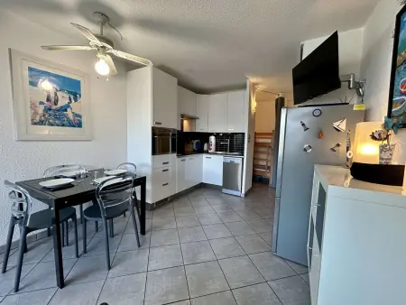 Studio cabine avec piscine, parking privé et loggia – 4 couchages, Cap d'Agde - Photo 4
