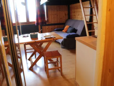 Studio cosy en front de neige à Risoul 1850, accès direct aux pistes et commodités, 2 couchages - Photo 3