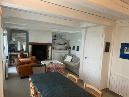 Maison traditionnelle près de la plage à Samzun, Locmaria - Photo 1