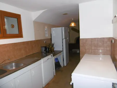 Maison familiale avec jardin clos, proche des activités et loisirs, internet inclus - Photo 2