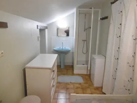 Maison familiale avec jardin clos, proche des activités et loisirs, internet inclus - Photo 13