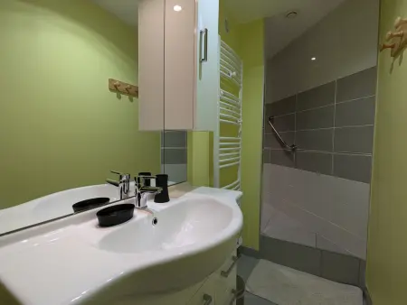 Maison rénovée confortable, superbe vue, animaux admis - Photo 11
