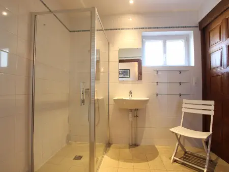 Chaleureuse maison en pierre avec jardin et animaux acceptés à La Hague - Photo 16