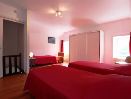 Chaleureuse maison en pierre avec jardin et animaux acceptés à La Hague - Photo 17