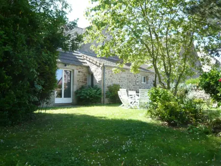 Chaleureuse maison en pierre avec jardin et animaux acceptés à La Hague - Photo 18