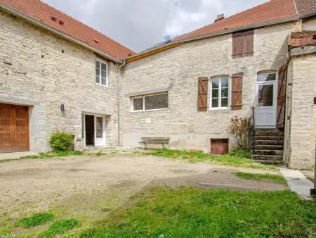 Grand Gîte Familial en Champagne avec Rivière, Cheminée et Salle de Jeux - Photo 2
