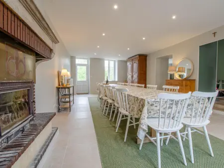 Grand Gîte Familial en Champagne avec Rivière, Cheminée et Salle de Jeux - Photo 3