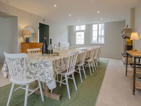 Grand Gîte Familial en Champagne avec Rivière, Cheminée et Salle de Jeux - Photo 7