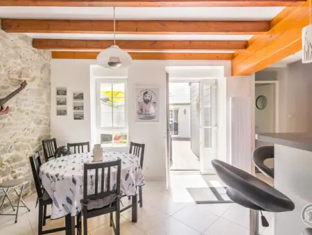 Charmante maison au cœur de St Vaast avec cour close - Photo 9