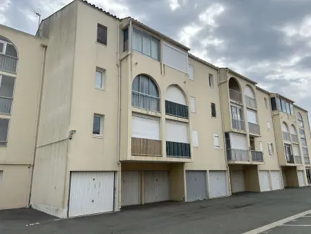 Charmant 2 Pièces avec Piscine, Parking Privé à 10 min de la Plage - Saint Pierre La Mer - Photo 12