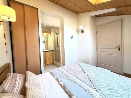 Duplex 3 chambres au pied des pistes avec piscine et parking - Photo 4