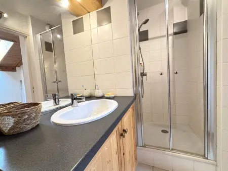 Duplex 3 chambres au pied des pistes avec piscine et parking - Photo 5