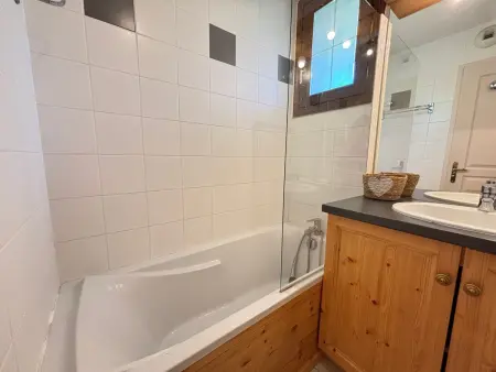 Duplex 3 chambres au pied des pistes avec piscine et parking - Photo 7