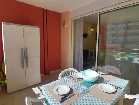 Appartement 33m² avec terrasse couverte au bord de mer, parking inclus - Photo 1