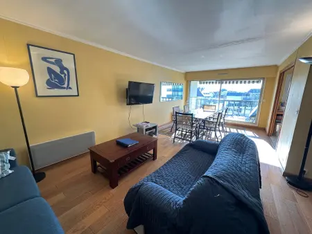 Appartement 3 pièces en front de mer avec balcons, à Cabourg, proche centre-ville. - Photo 2