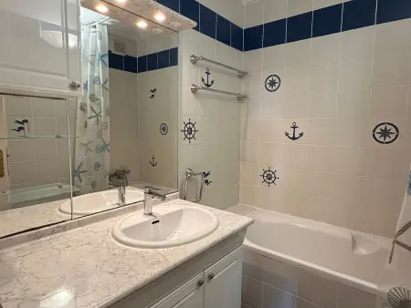 Appartement 3 pièces en front de mer avec balcons, à Cabourg, proche centre-ville. - Photo 10