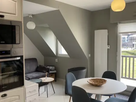 Cabourg: Appartement 3P à 200m de la plage, 2 chambres, balcon, internet - Photo 2