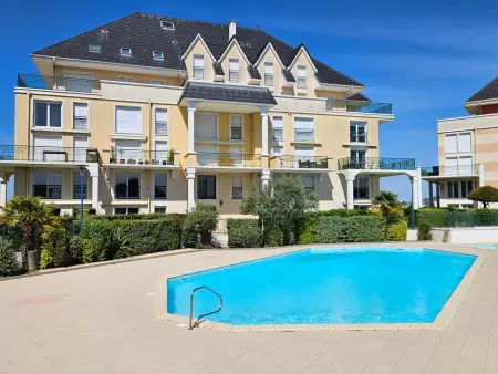 Duplex 4 pièces avec piscine, jardin et parking à Dives-sur-Mer - Photo 1