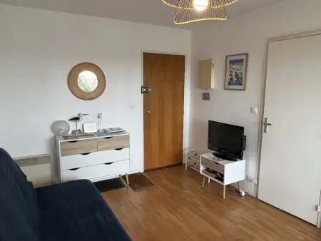 Appartement 2 pièces en front de mer avec balcon, à 70m de la plage de Cabourg - Photo 1