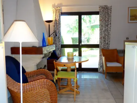 Charmant Cottage Normand avec Jardin, Proche Hippodrome, Piscine Chauffée et Tennis, Parking Privé - Photo 2