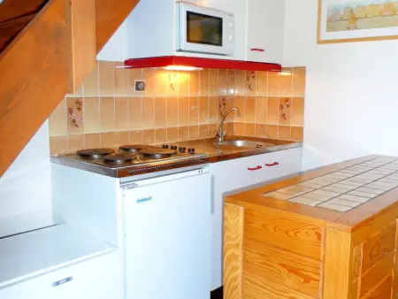Charmant Cottage Normand avec Jardin, Proche Hippodrome, Piscine Chauffée et Tennis, Parking Privé - Photo 5