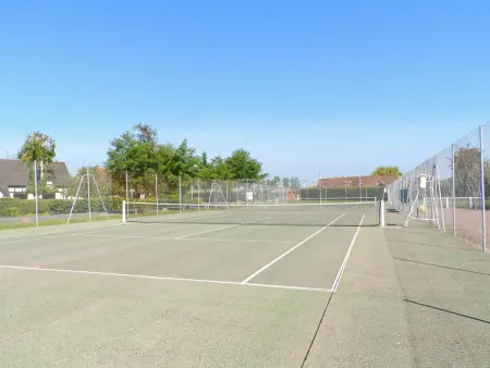 Charmant Cottage Normand avec Jardin, Proche Hippodrome, Piscine Chauffée et Tennis, Parking Privé - Photo 10
