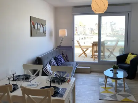 Bel Appartement Duplex 4 pièces avec Vue sur Port et Terrasse - Photo 3