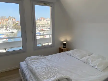 Bel Appartement Duplex 4 pièces avec Vue sur Port et Terrasse - Photo 8