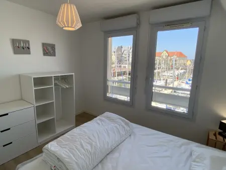 Bel Appartement Duplex 4 pièces avec Vue sur Port et Terrasse - Photo 9