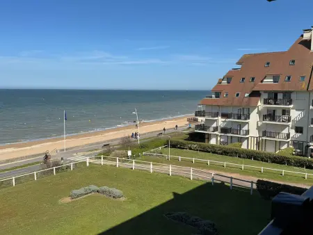 Studio en bord de mer avec balcon et vue imprenable, accès direct plage - Photo 5