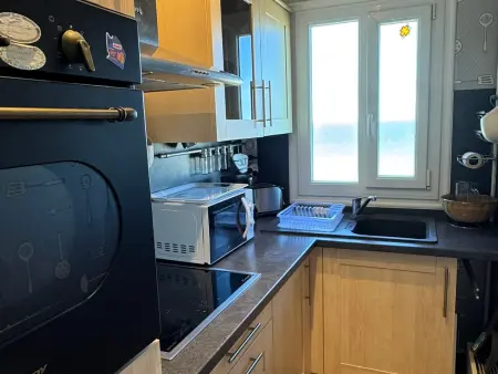 Studio en bord de mer avec balcon et vue imprenable, accès direct plage - Photo 8