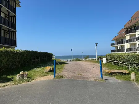 Studio en bord de mer avec balcon et vue imprenable, accès direct plage - Photo 10