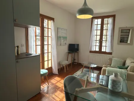 Maison Cozy au Coeur de Cabourg avec Terrasse, Proche Plage, pour 4 Pers., Animaux Acceptés - Photo 2