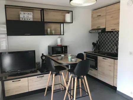 Studio Front de Mer avec Terrasse et Accès Direct Plage à Merville-Franceville - Photo 1