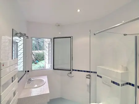 Villa contemporaine à Seignosse avec piscine chauffée, proche océan - Photo 23