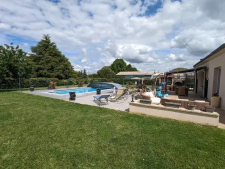 Titre proposé : Gîte familial avec piscine chauffée, jardin et jeux pour enfants à l'orée de la forêt d'Orléans - Photo 8