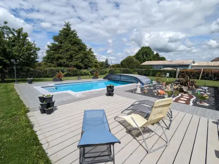 Titre proposé : Gîte familial avec piscine chauffée, jardin et jeux pour enfants à l'orée de la forêt d'Orléans - Photo 9