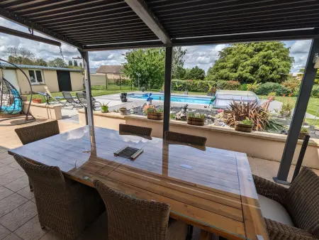 Titre proposé : Gîte familial avec piscine chauffée, jardin et jeux pour enfants à l'orée de la forêt d'Orléans - Photo 11