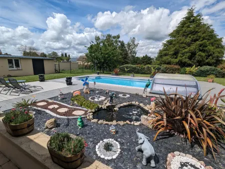 Titre proposé : Gîte familial avec piscine chauffée, jardin et jeux pour enfants à l'orée de la forêt d'Orléans - Photo 12