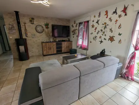 Titre proposé : Gîte familial avec piscine chauffée, jardin et jeux pour enfants à l'orée de la forêt d'Orléans - Photo 16