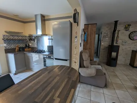 Titre proposé : Gîte familial avec piscine chauffée, jardin et jeux pour enfants à l'orée de la forêt d'Orléans - Photo 22