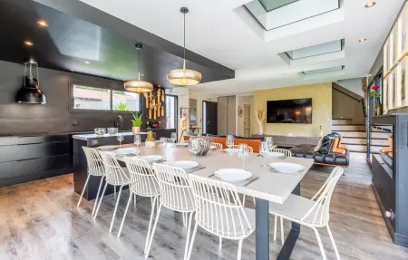 Modern Villa with Private Pool, Maison 11 personnes à Saint Aignan Grandlieu - Photo 4