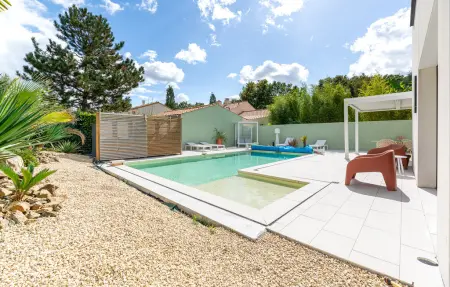 Modern Villa with Private Pool, Maison 11 personnes à Saint Aignan Grandlieu - Photo 8