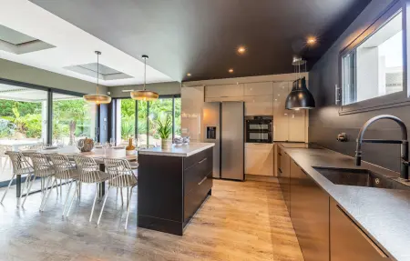 Modern Villa with Private Pool, Maison 11 personnes à Saint Aignan Grandlieu - Photo 16