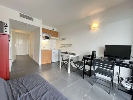 Appartement 1 pièce avec balcon et parking à La Rochelle - Photo 1