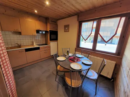Appartement familial confortable aux Gets, capacité 4 personnes, balcon et WiFi - Photo 3