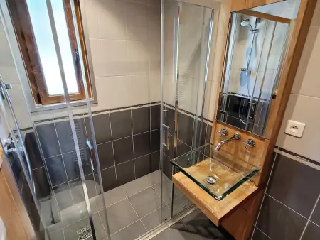 Appartement familial confortable aux Gets, capacité 4 personnes, balcon et WiFi - Photo 4